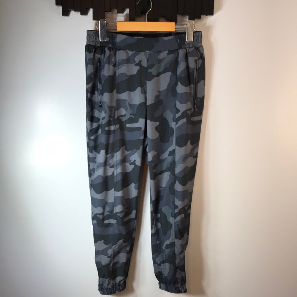 Old Navy Women's Camo Ankle Pants